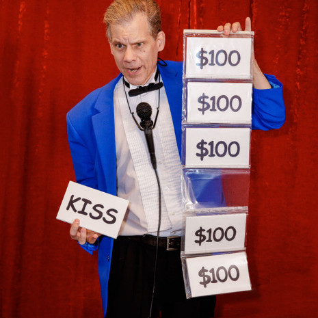 Comedy magician in Chicago gives surprise gift to one lucky audience member!