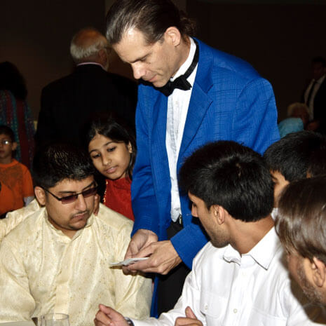 Fabjance the magician performs close-up card trick for Chicago area audience!